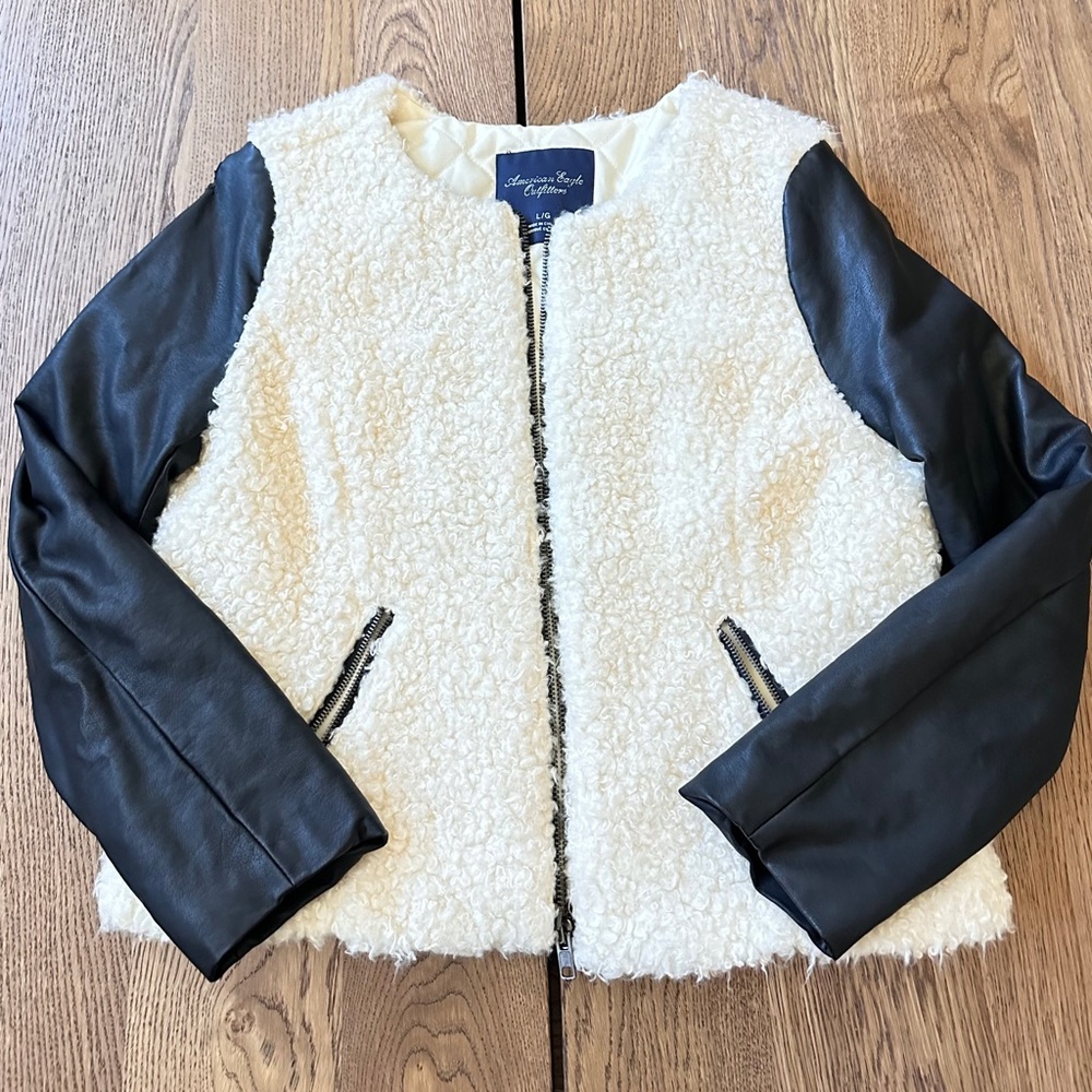 American Eagle Outfitters Black and Cream Teddy Jacket LARGE - Picture 2 of 14